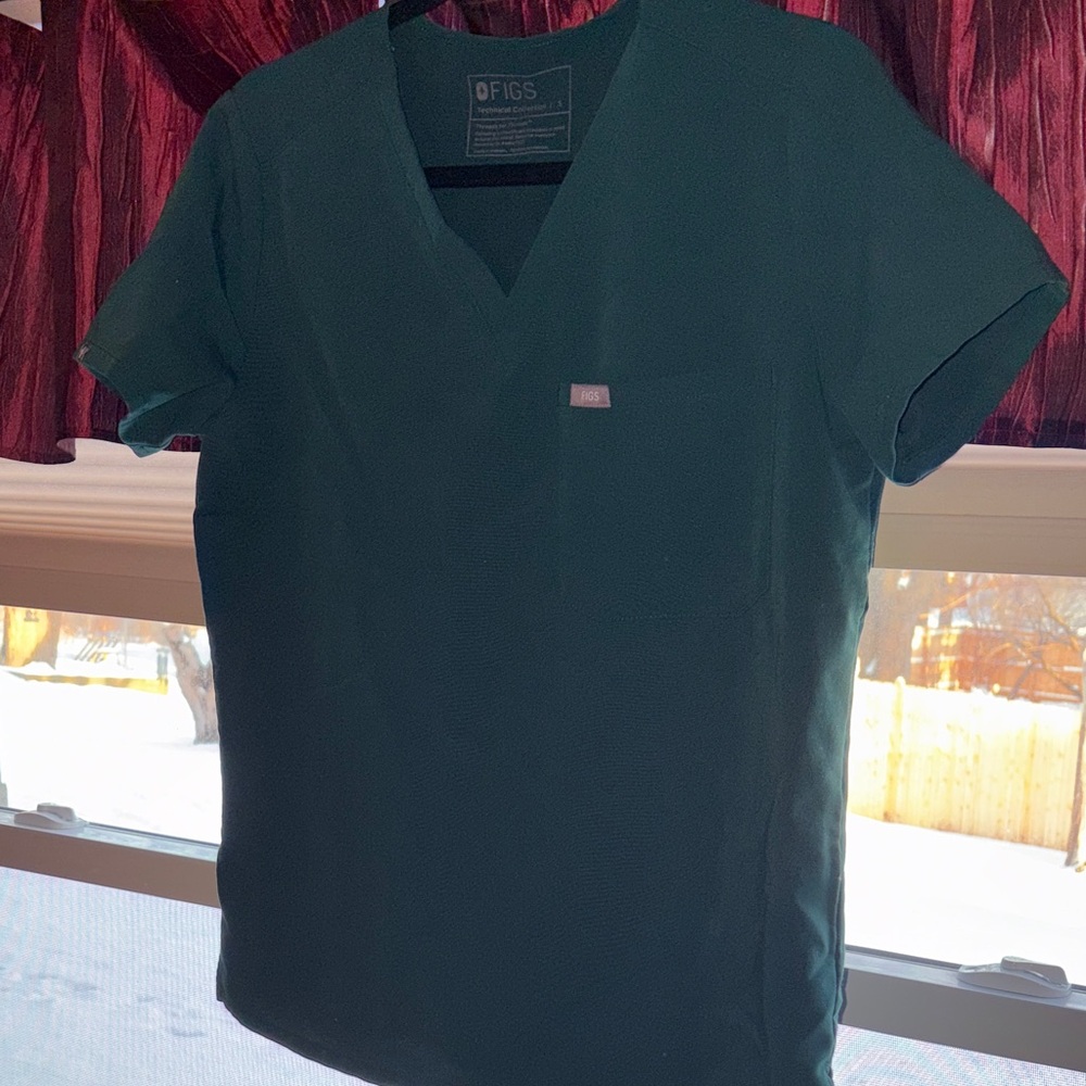 Figs Hunter Green Scrub Top